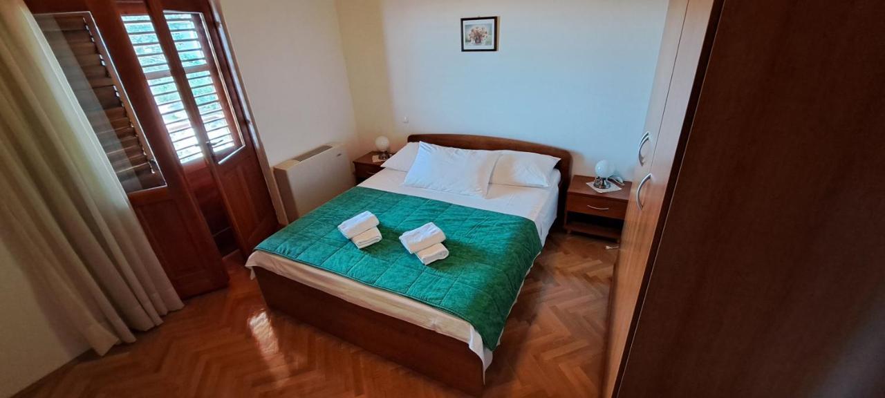 Apartment With Splendid Sea View Trogir Exterior foto