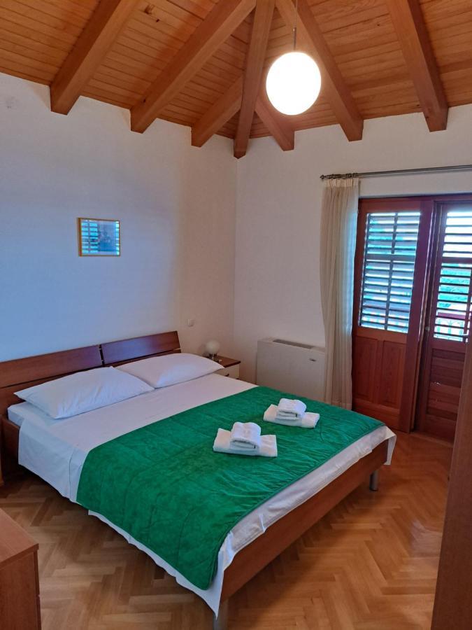 Apartment With Splendid Sea View Trogir Exterior foto