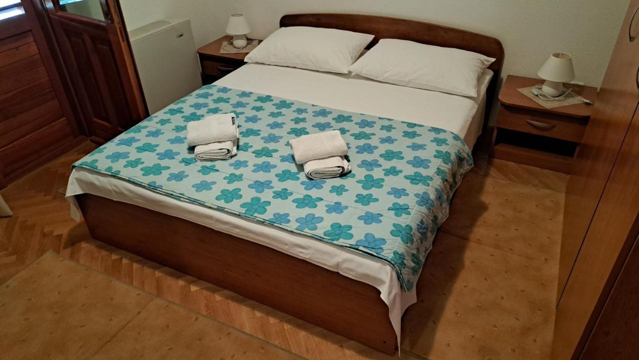 Apartment With Splendid Sea View Trogir Exterior foto