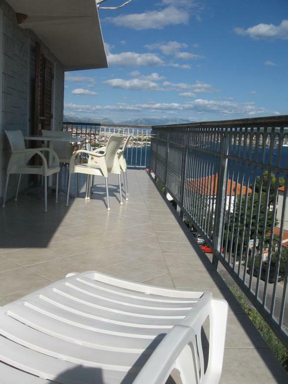 Apartment With Splendid Sea View Trogir Exterior foto