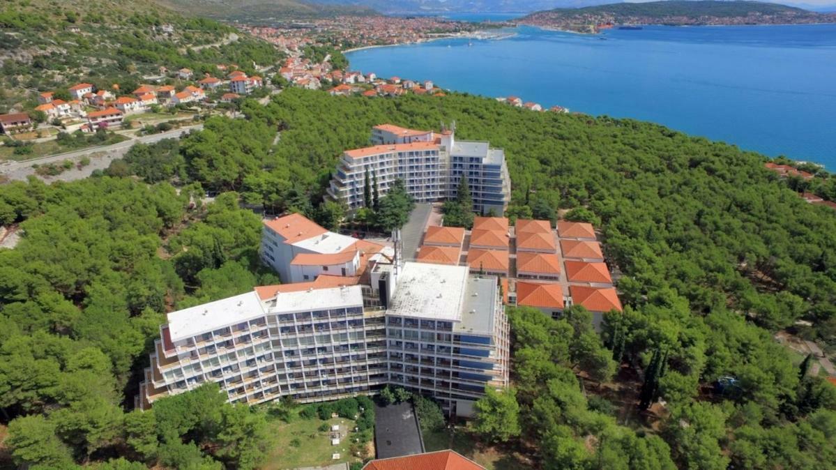 Apartment With Splendid Sea View Trogir Exterior foto