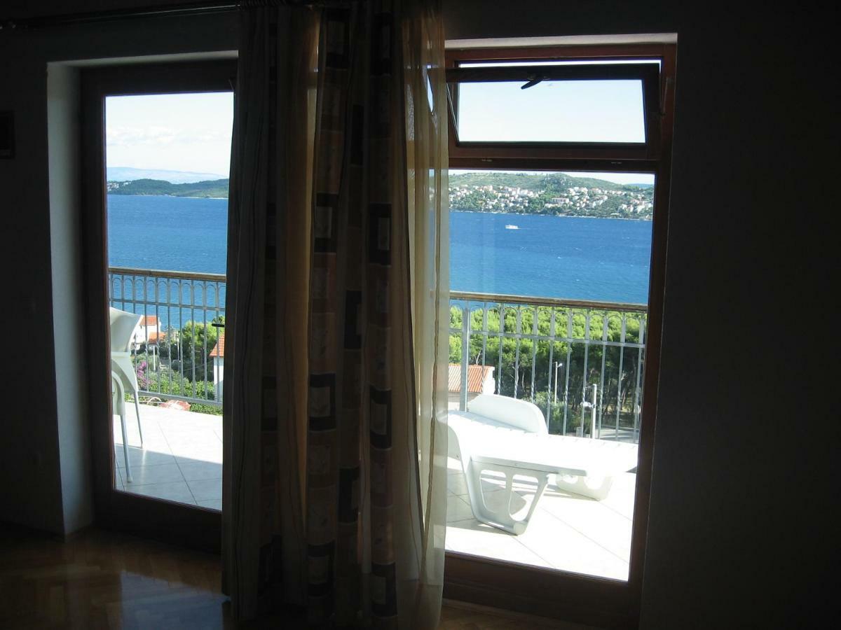 Apartment With Splendid Sea View Trogir Exterior foto