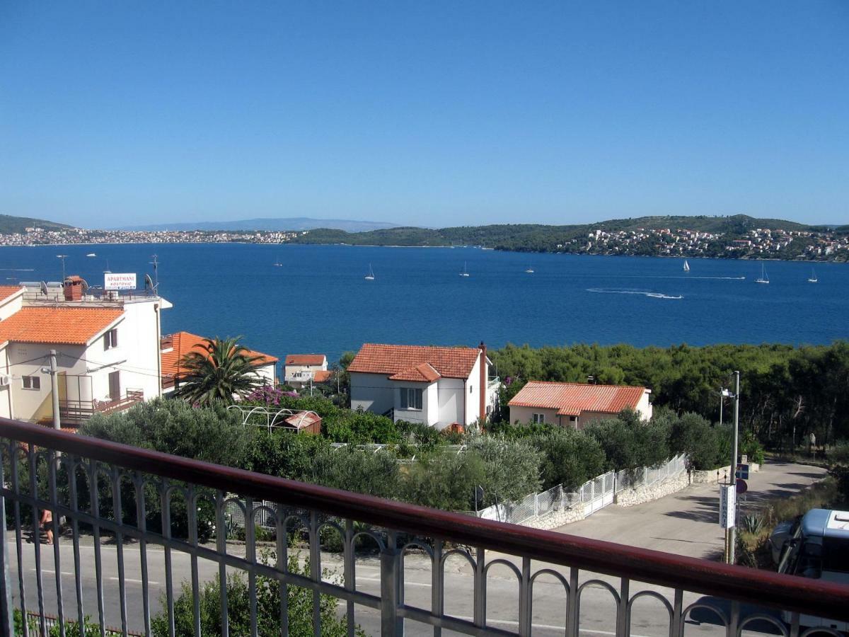 Apartment With Splendid Sea View Trogir Exterior foto