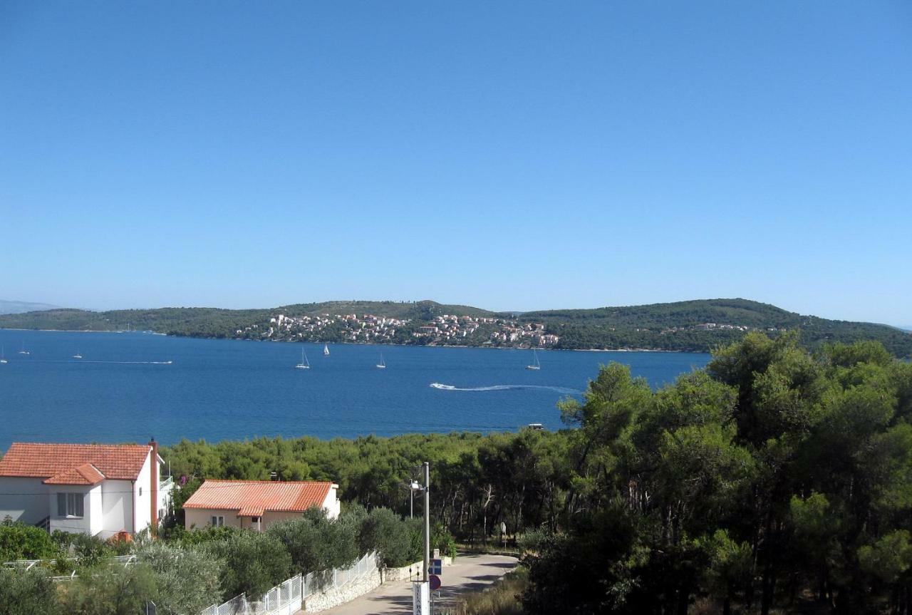 Apartment With Splendid Sea View Trogir Exterior foto