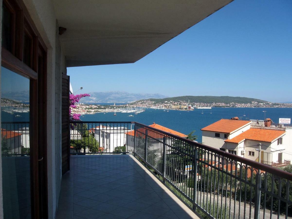 Apartment With Splendid Sea View Trogir Exterior foto