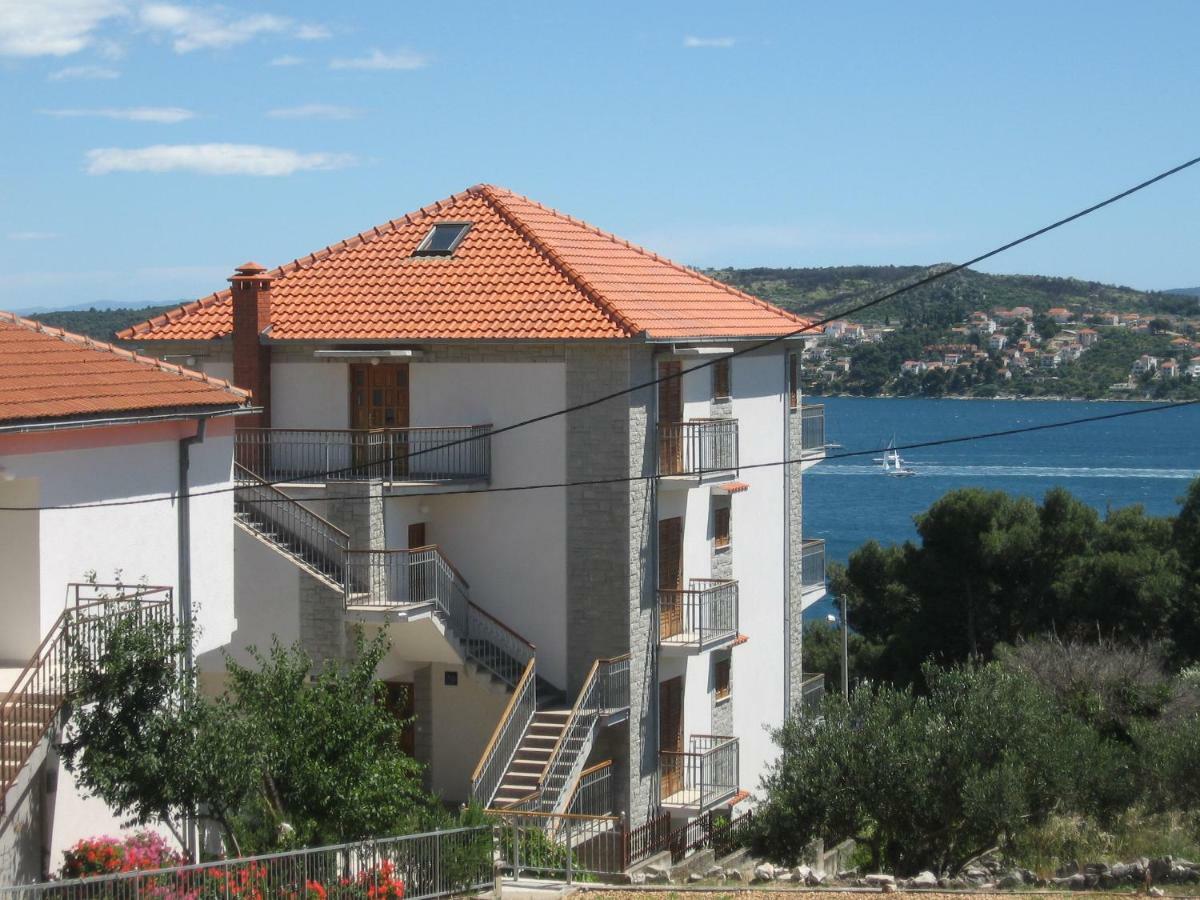 Apartment With Splendid Sea View Trogir Exterior foto