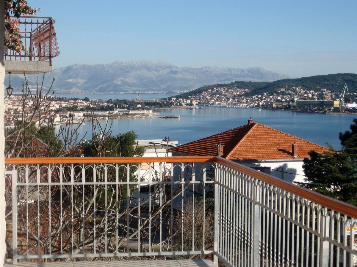 Apartment With Splendid Sea View Trogir Exterior foto