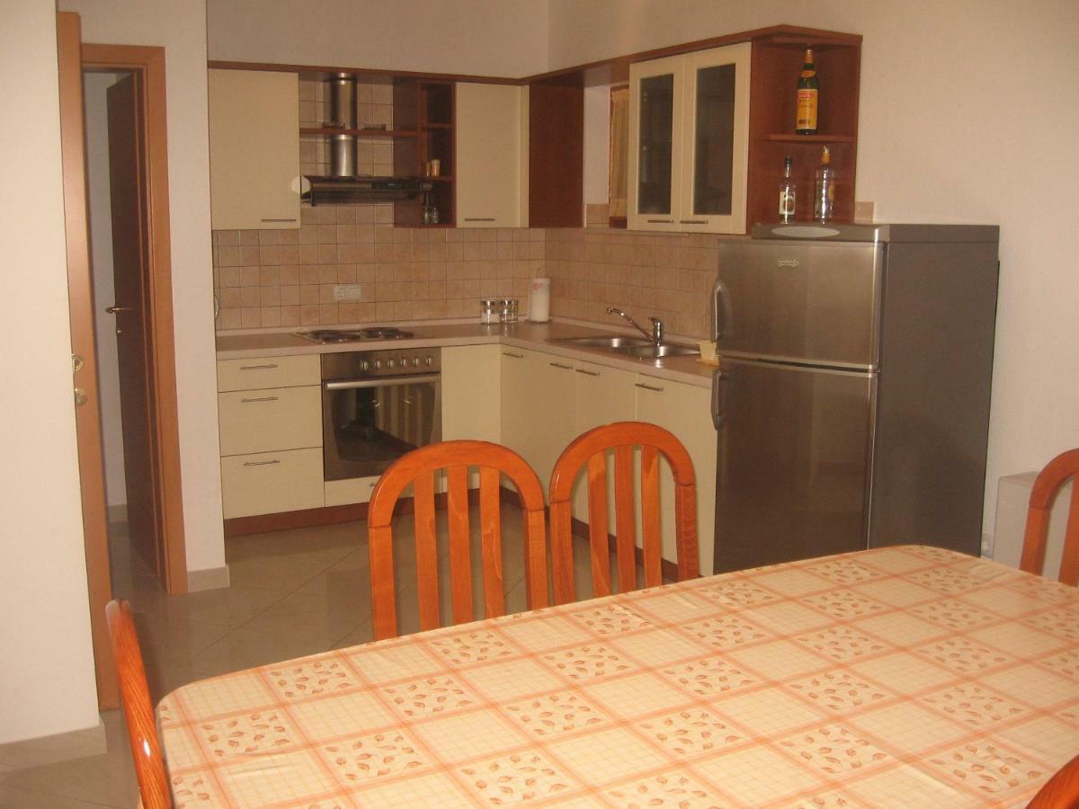 Apartment With Splendid Sea View Trogir Exterior foto